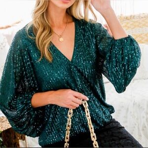 BloomChic  elegant women’s Shimmering Blue and Green Blouse size 14/16